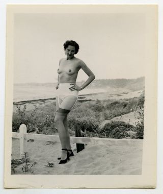 1940s Photo,  Gorgeous Nude Brunette Pinup Girl At Beach,  Great Legs,  4x5,  X12461