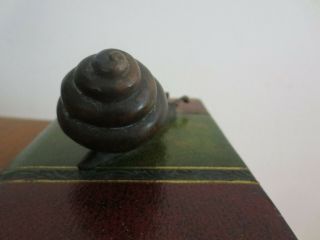 AWESOME VINTAGE MAITLAND SMITH BRONZE SNAIL ON LEATHER BOOK PAPERWEIGHT 2