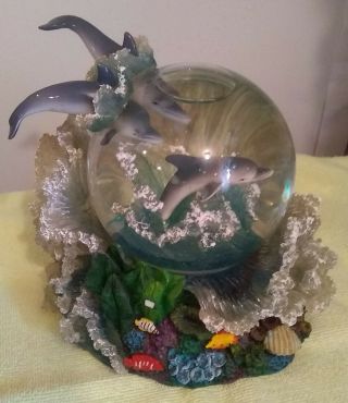 Musical Jumping Dolphins Water Snow Globe Coral Reef Ocean Sea Music Box