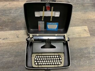 Smith Corona Classic 12 Typewriter With Hard Carry Case