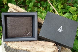 Masonic Brown Leather Bi - Fold Wallet - Mason - Embossed Square And Compasses