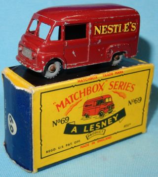 Matchbox Lesney Moko 1 - 75 Commer Nestles Van No 69 A