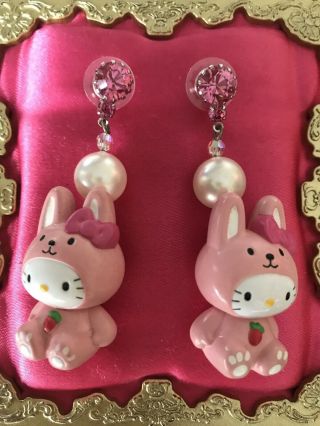 Tarina Tarantino Vtg Pink Head Hello Kitty Bunny Rabbit Mascot Costume Earrings