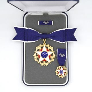 Us Badge Order Presidential Medal Of Freedom,  Woman Female Version,  Full Set Rare