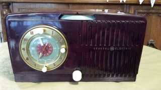 Vintage Burgundy Art Deco 1952 General Electric Model 515f Am Tube Clock Radio