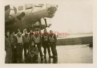 Wwii Photo - 490th Bomb Group - B 17 Bomber Plane Crew Nose Art - Worry Bird - 1