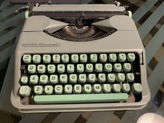Vintage Hermes Rocket Seafoam Green Portable Typewriter No Case Swiss Made Euc