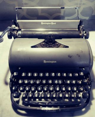 Vintage 1950 Remington Rand Portable Typewriter W/miracle Tab & Case Needs Work