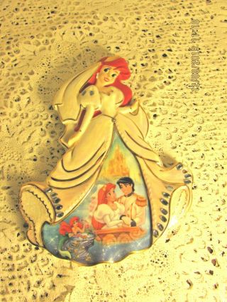 Disney Visions Of Enchantment 2008 Vision In White Porcelain Wall Plaque Plate