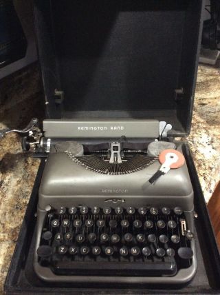 Vintage 1940’s Remington Rand Deluxe Typewriter W/case Great 1 Owner