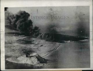 1945 Press Photo Wwii Aerial View Taken During Attack Of Iwo Jima - Nemo23371