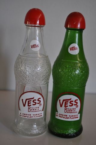 Vintage Vess Soda Pop Salt And Pepper Shakers Glass Clear & Green Plastic Tops