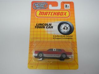 Matchbox Lincoln Town Car Red Mb43