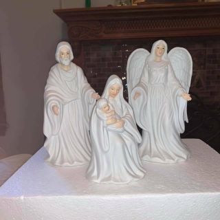 Christmas Around The World House Of Lloyd White Nativity 3 - Piece Holy Family