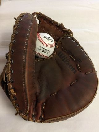 Wilson A2000 Catchers Mitt A2403 Right - Hand Throw Pro Toe Vintage