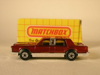 Matchbox Mb43,  Lincoln Town Car,  Yellow Box