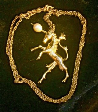Vtg Signed Hattie Carnegie Unicorn Gold Pendant Necklace Real Pearl W/ 25” Chain