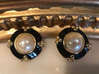 Vintage Signed Givenchy Pearl Black Enamel Gold Tone Clip On Earrings