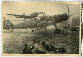 German Wwii Archive Photo: Luftwaffe Messerschmitt Bf 109 Aircraft At Airfield