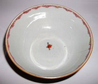 A FINE 18TH CENTURY PORCELAIN CHINESE EXPORT CAFE AU LATE BOWL. 2