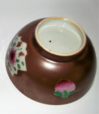 A FINE 18TH CENTURY PORCELAIN CHINESE EXPORT CAFE AU LATE BOWL. 3