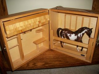 Breyer Horse Stable With Horse 6 1/2 " By 8 " / Wood Folding Barn