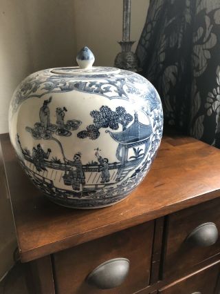 Quality Blue And White Chinese Pottery Urn / Vase