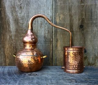 Vintage 1.  5 Liter Copper Moonshine Still.  Great Decoration For Bar,  Distillery.