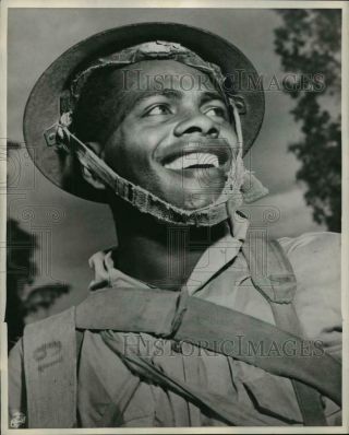1945 Press Photo Wwii Pacific,  Fiji " Junglemaster " Pvt.  John Seduaua - Nemo24626