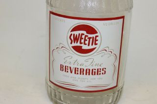 Sweetie Beverages Soda Bottle,  Philadelphia,  Pennsylvania 1941