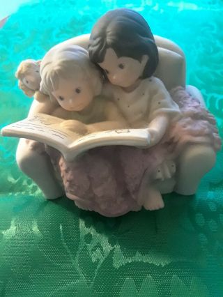 Kim Anderson Figurine 1999 " A Helping Hand,  An Open Heart "