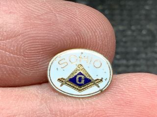 Sohio Petroleum 10k Gold Very Rare Design Enameled Vintage Service Award Pin.