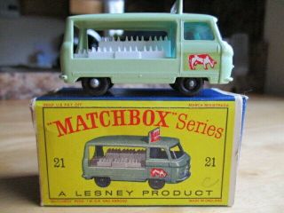 Matchbox Series No.  21 Commer Milk Float (cow Decal)