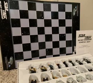 Star Trek The Next Generation Chess Set Complete