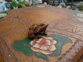 Fine Antique Japanese Carved Frogs Signed Masanao Boxwood Netsuke