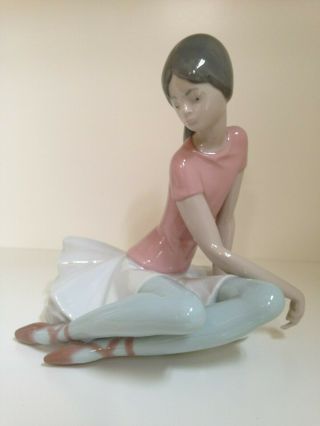 Lladro Figurine 1357,  Dancer/ballerina " Shelley " Pink Top/white Skirt