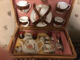 Reutter Germany Beatrix Potter Peter Rabbit Porcelain Tea Set Picnic Basket 2000