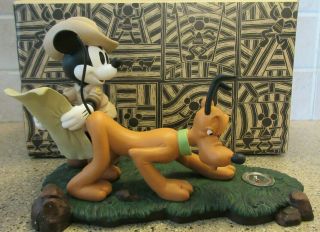 1999 Mickey Mouse & Pluto Figurine With Compass Official Disneyana Convention