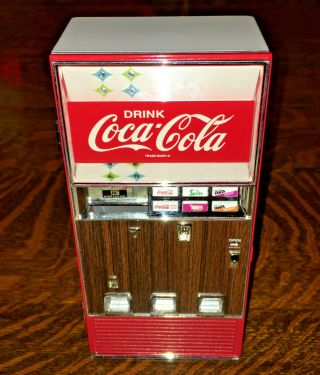 1996 Vintage Coca - Cola Die Cast Metal Vending Machine Musical Bank - Old - Stoc