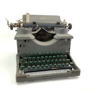 Royal Model 10 Typewriter W/double Glass Sides Military Green 1920