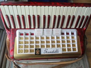 Vintage Scandalli Accordion L922/170 Made in Italy 41 Keys 120 Base Red 2