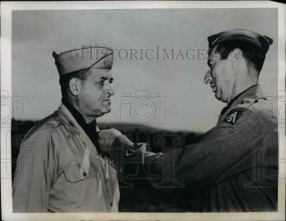 1944 Press Photo Italy Lt Gen M Clark,  Legion Of Merit In Col Melvin Gillette