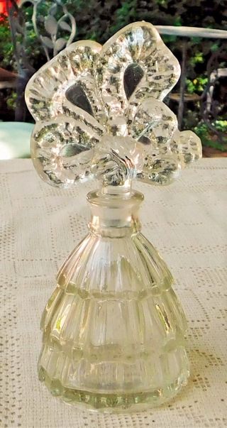 Vintage Mid - 20th Century Glass Vanity Perfume Bottle With Unique Glass Stopper