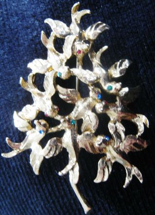 Vintage Figural Christmas Tree Pin Flock Of Birds Doves Signed Craft