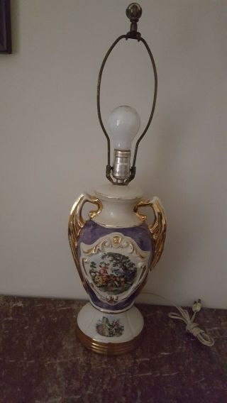 Vintage George And Martha Washington Blue/white Iridescent Lamp With Glass.