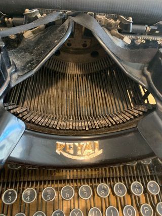 Antique Vintage Royal Model 10 Typewriter w/Beveled Glass Sides 2