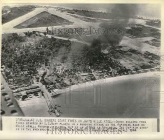1944 Press Photo Navy Planes Bomb Japanese Base On Mille Atoll,  World War Ii