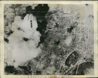 1944 Press Photo Saipan Bomb From Pacific Fleet Navy Bomber Falls On Base