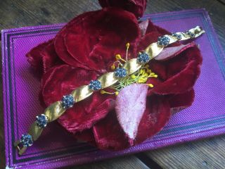 Vintage Signed Crown Trifari Gold Tone Bracelet With Blue Stone Flowers
