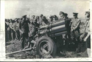 1944 Press Photo Children Being Trained To Operate German Multiple Rocket Gun